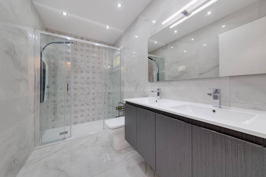 Resale - Apartment  - Torrevieja - Playa del Cura