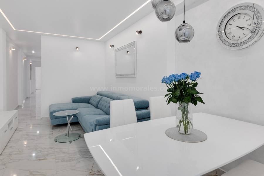 Resale - Apartment  - Torrevieja - Playa del Cura