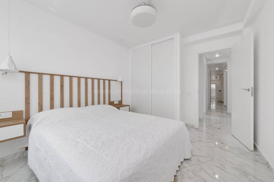 Resale - Apartment  - Torrevieja - Playa del Cura