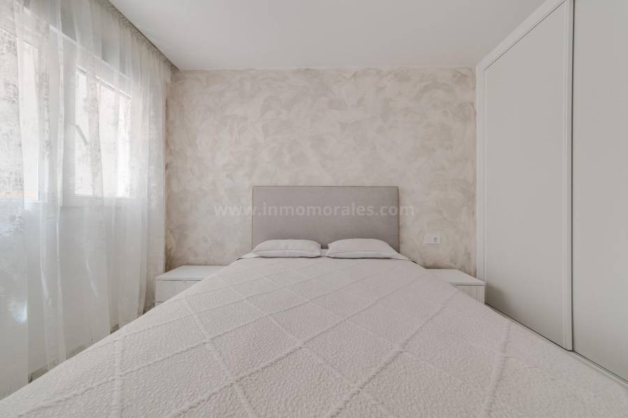 Resale - Apartment  - Torrevieja - Playa del Cura