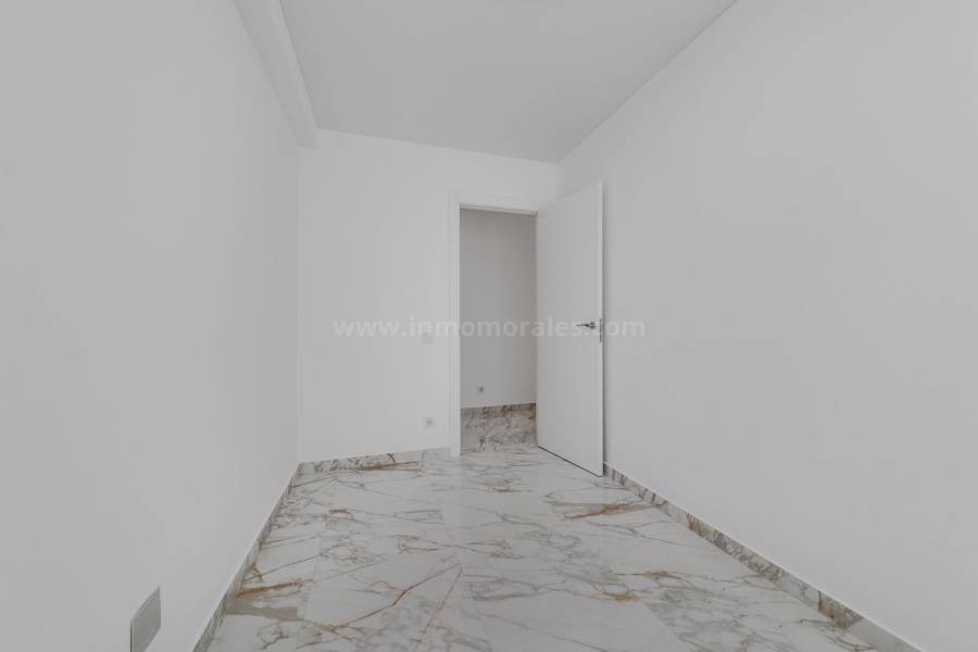 Resale - Apartment  - Torrevieja - Playa del Cura