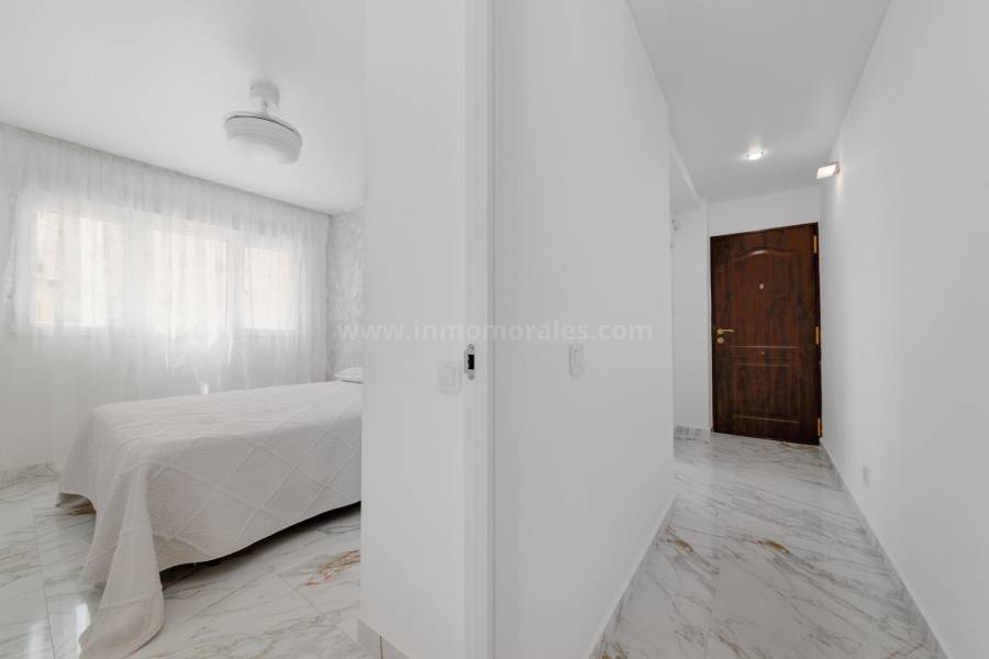Resale - Apartment  - Torrevieja - Playa del Cura