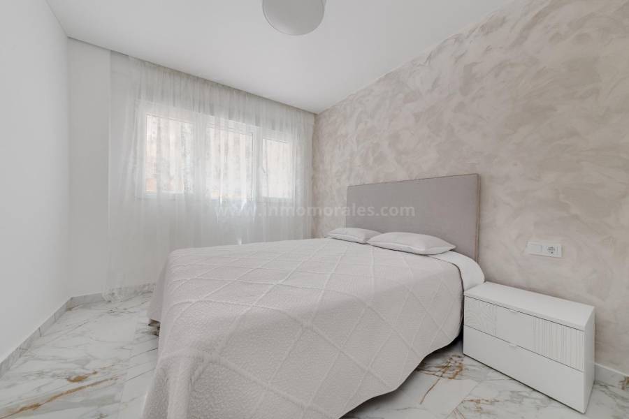 Resale - Apartment  - Torrevieja - Playa del Cura