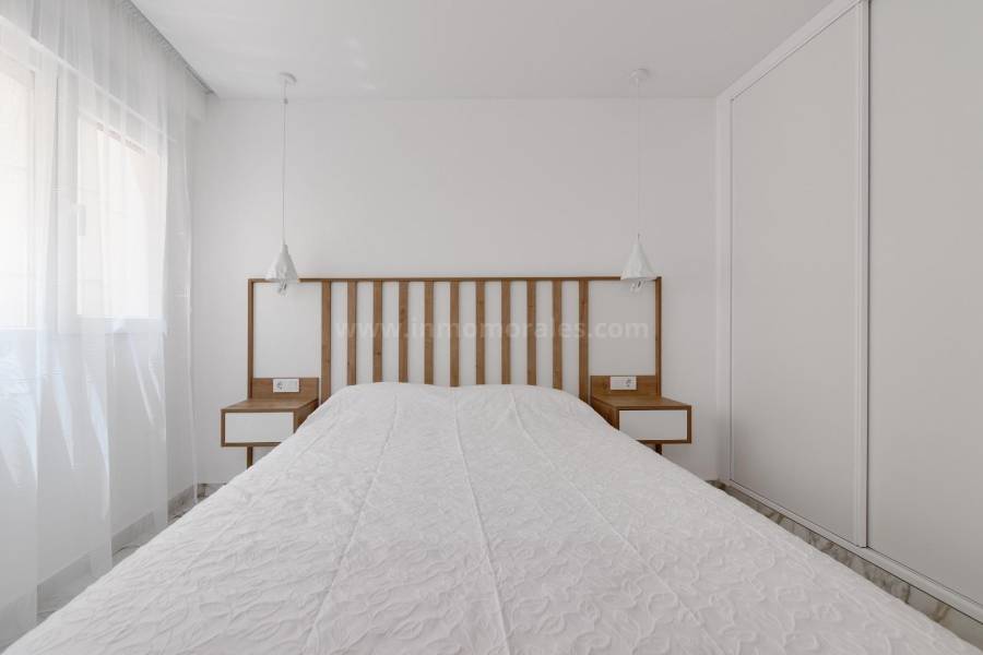 Resale - Apartment  - Torrevieja - Playa del Cura