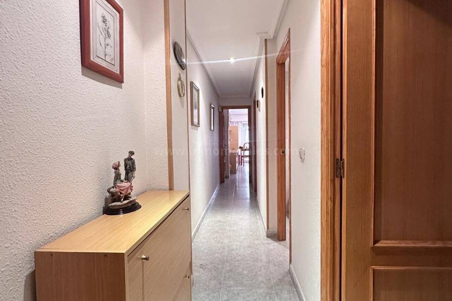 Resale - Apartment  - Torrevieja - Playa del Cura