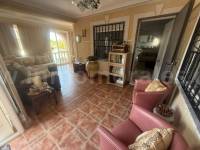 Venta - Villa con anexo - Catral