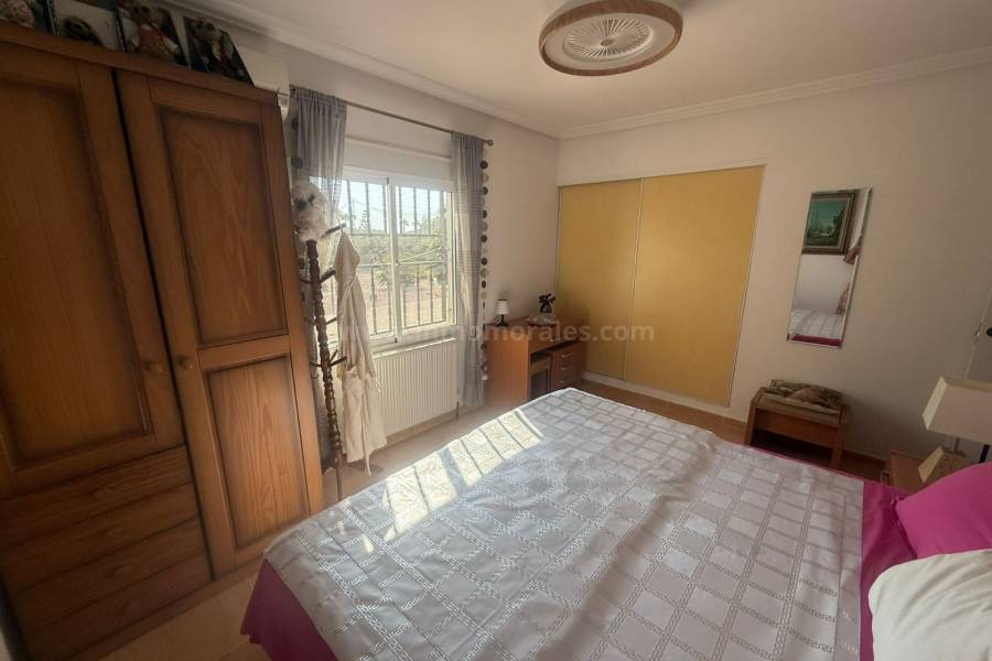 Venta - Villa con anexo - Catral