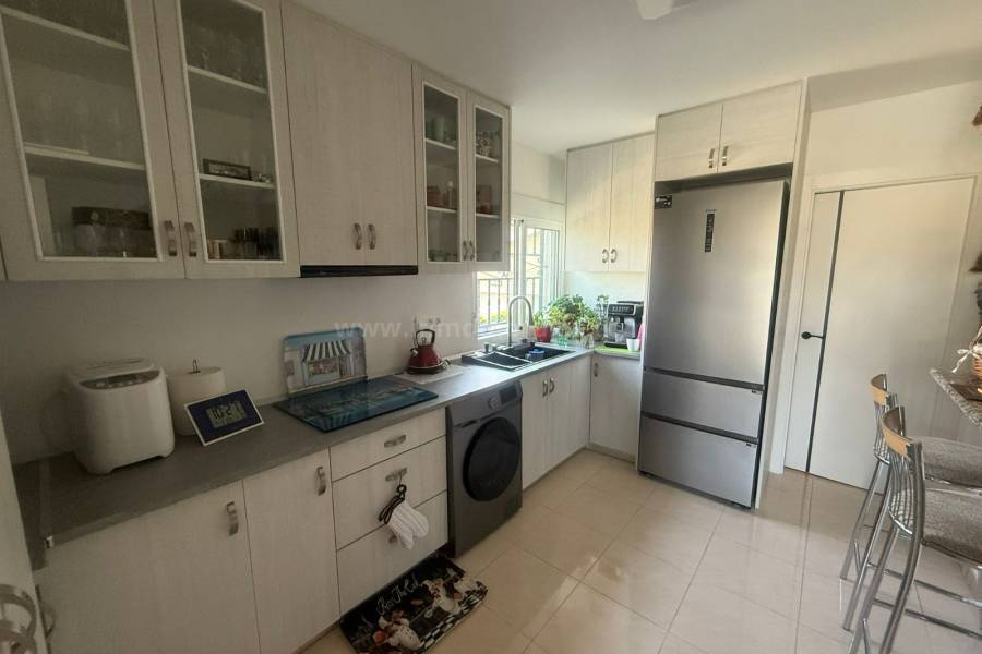 Venta - Villa con anexo - Catral