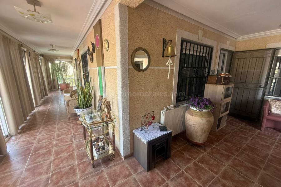 Venta - Villa con anexo - Catral
