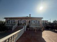 Venta - Villa con anexo - Catral