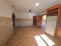 Herverkoop - Villa met bijgebouw - Catral