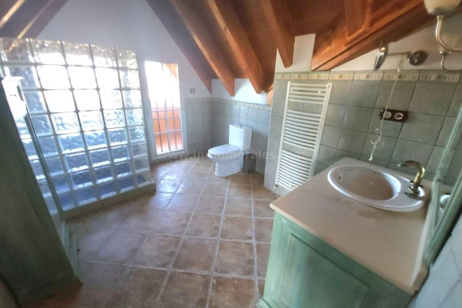 Herverkoop - Villa met bijgebouw - Catral