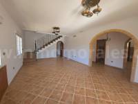 Herverkoop - Villa met bijgebouw - Catral