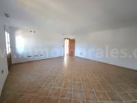 Herverkoop - Villa met bijgebouw - Catral