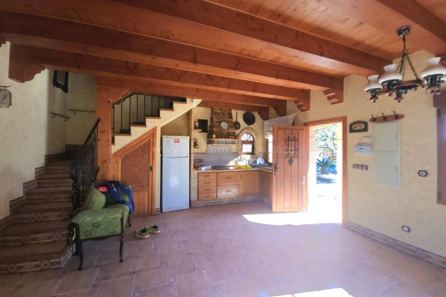 Herverkoop - Villa met bijgebouw - Catral