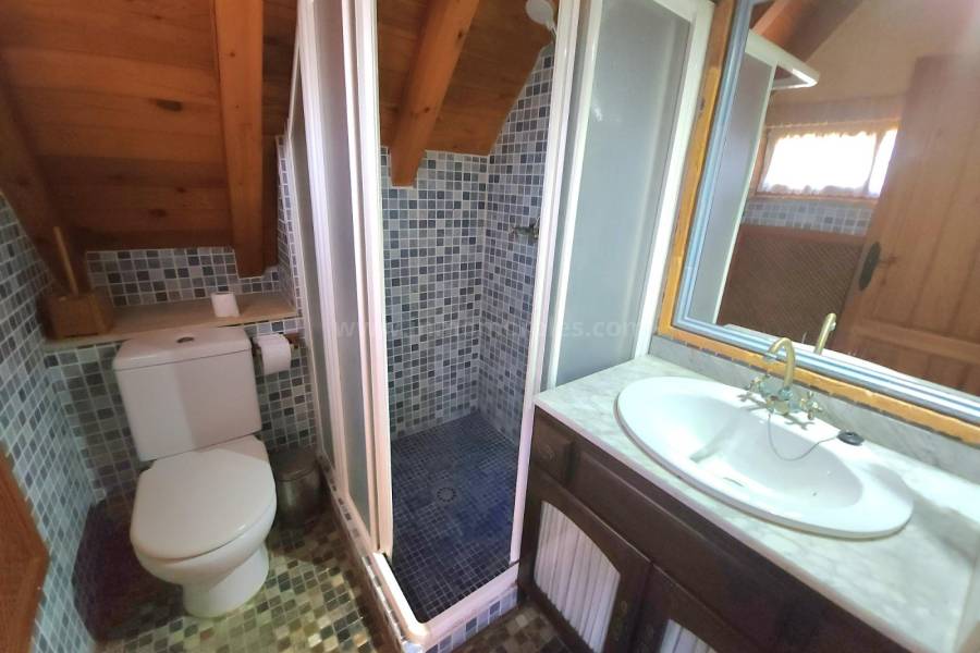 Herverkoop - Villa met bijgebouw - Catral