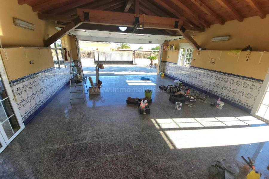 Herverkoop - Villa met bijgebouw - Catral