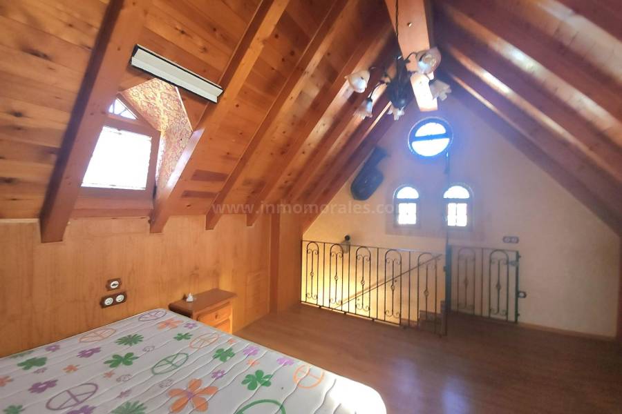 Herverkoop - Villa met bijgebouw - Catral