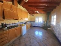 Herverkoop - Villa met bijgebouw - Catral