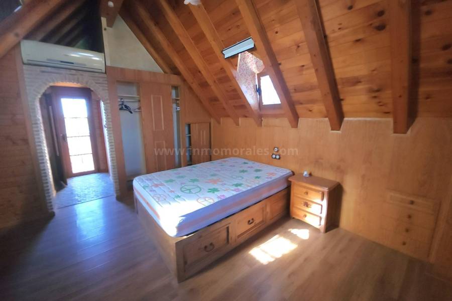 Herverkoop - Villa met bijgebouw - Catral