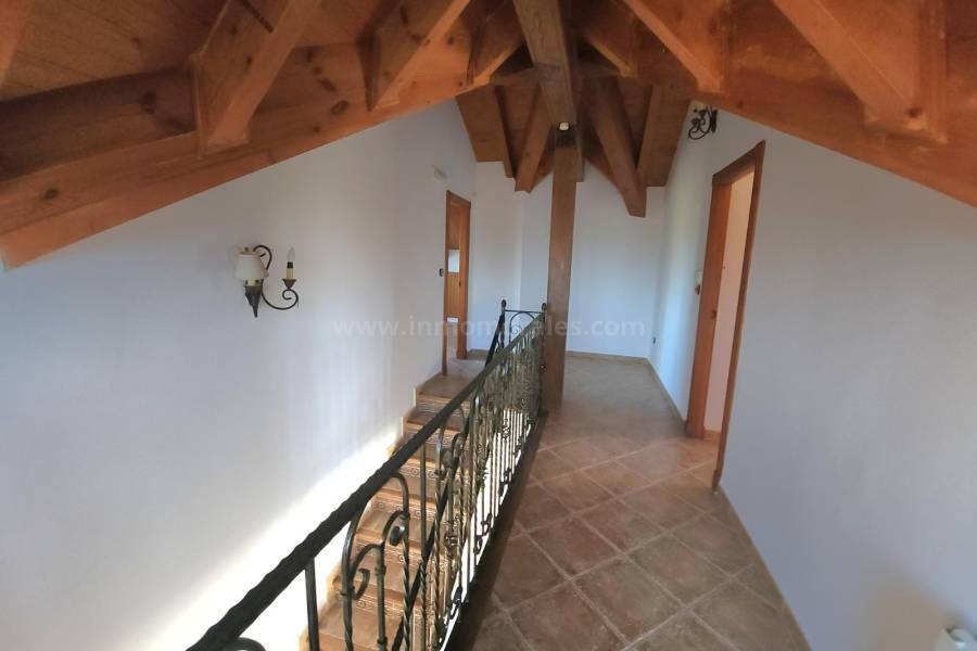 Herverkoop - Villa met bijgebouw - Catral