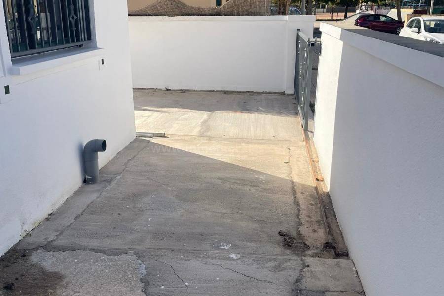 Venta - Semi adosada - Almoradí