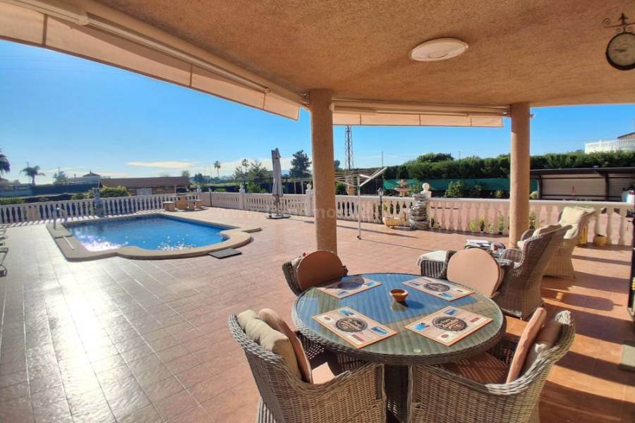 Herverkoop - Villa ( Finca ) - Catral