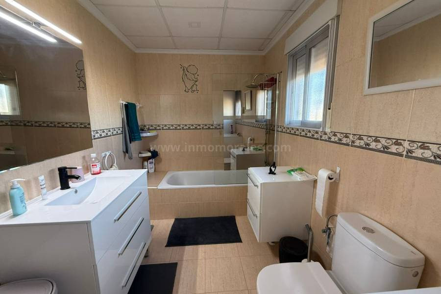 Herverkoop - Villa ( Finca ) - Catral