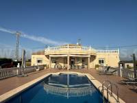 Herverkoop - Villa ( Finca ) - Catral