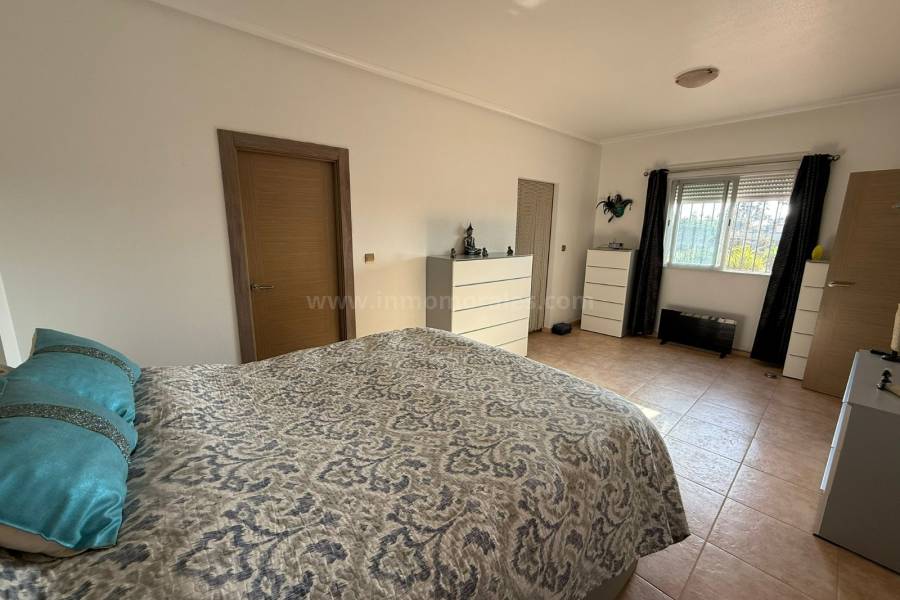 Herverkoop - Villa ( Finca ) - Catral