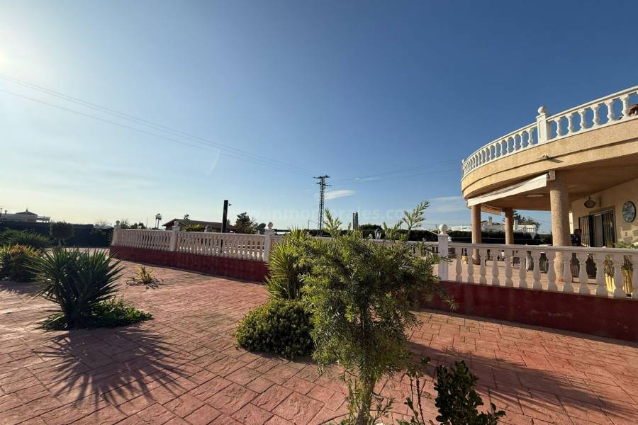 Herverkoop - Villa ( Finca ) - Catral