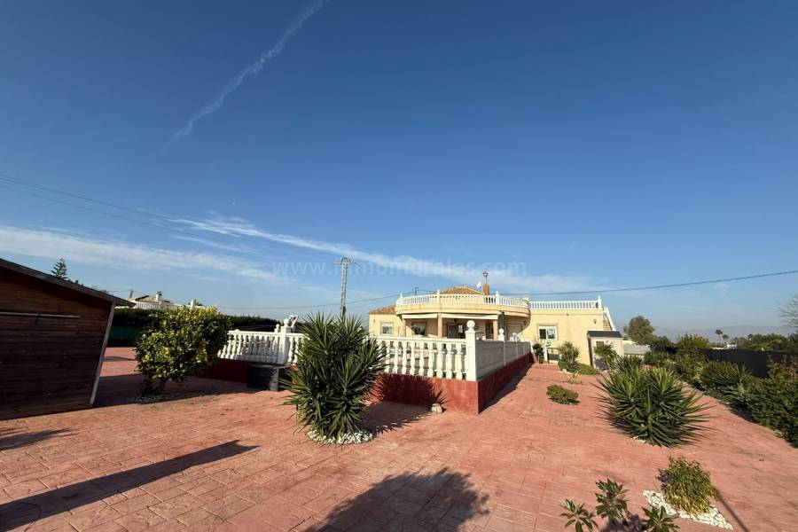 Herverkoop - Villa ( Finca ) - Catral