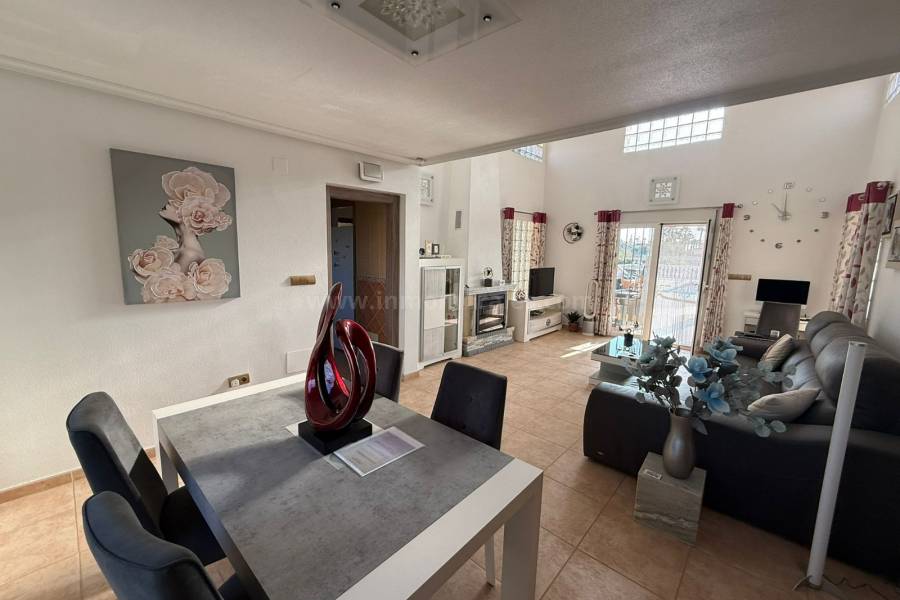 Herverkoop - Villa ( Finca ) - Catral