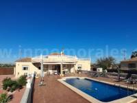 Herverkoop - Villa ( Finca ) - Catral