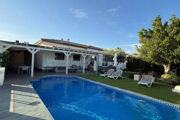 Chalet / Villa - Venta - San Fulgencio - Urb. La Marina