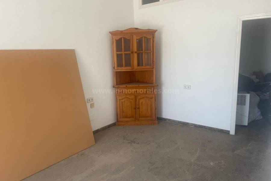 Revente - Espace commercial - La Mata