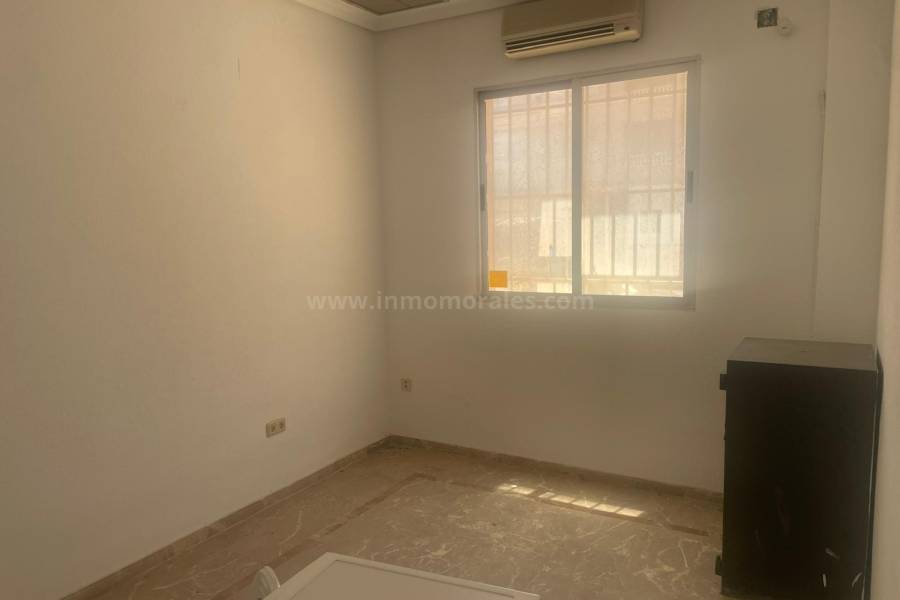 Revente - Espace commercial - La Mata
