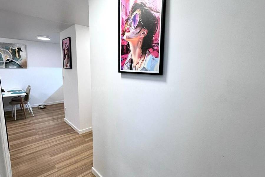 Resale - Apartment  - Torrevieja - Playa del Cura