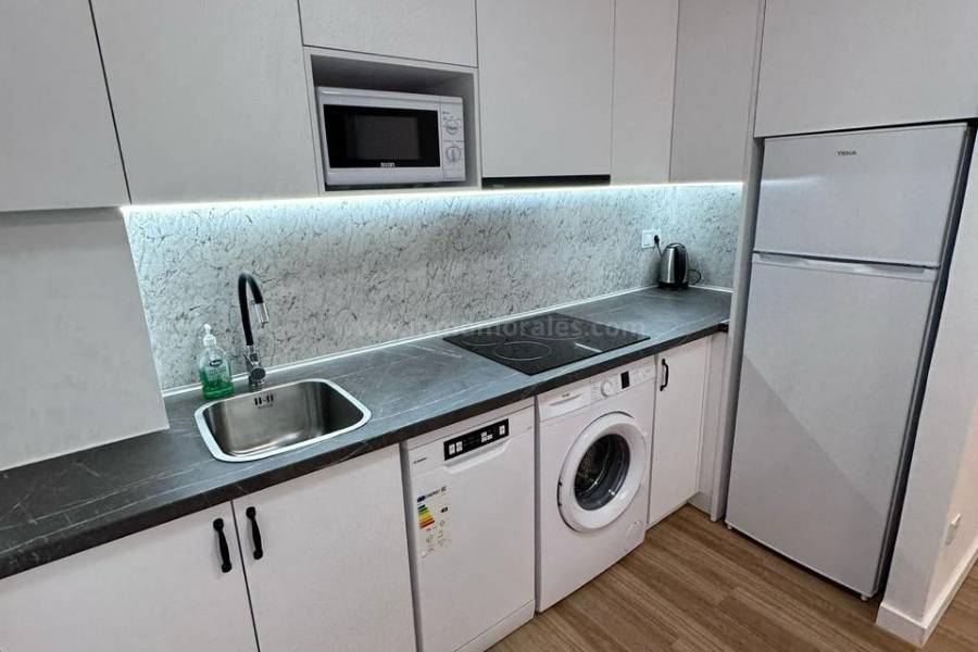 Resale - Apartment  - Torrevieja - Playa del Cura