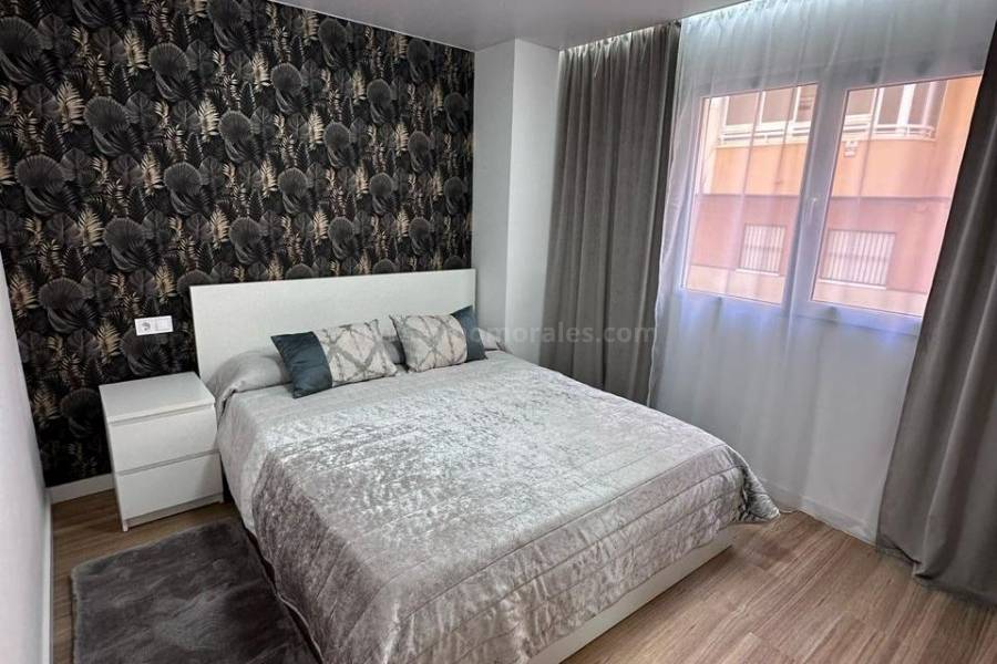 Resale - Apartment  - Torrevieja - Playa del Cura
