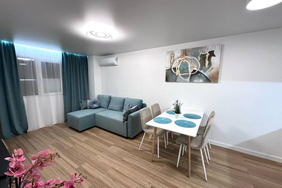 Resale - Apartment  - Torrevieja - Playa del Cura