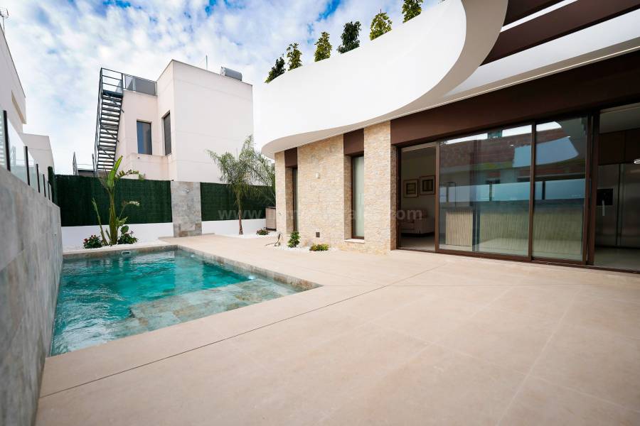New Build - Detached House / Villa  - Almoradí
