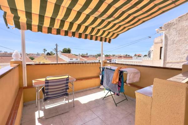Detached House / Villa  - Resale - Torrevieja - Torreta III