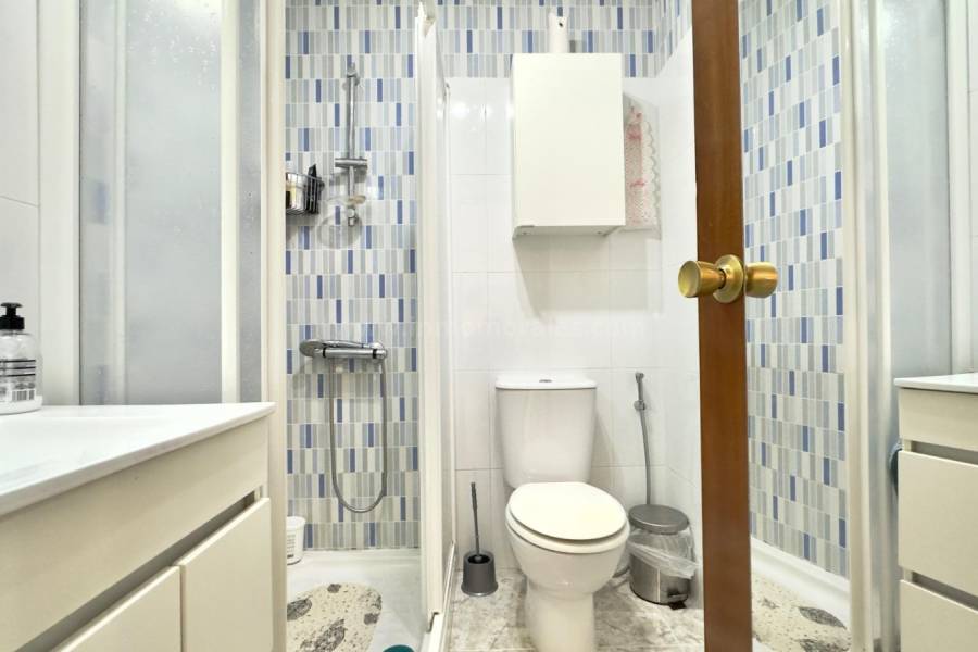 Wiederverkauf - Freistehende Villa / Chalet - Torrevieja - Torreta III