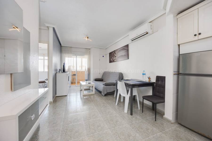 Resale - Apartment  - Torrevieja - Playa de los Locos