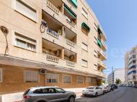 Resale - Apartment  - Torrevieja - Playa de los Locos