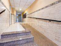 Resale - Apartment  - Torrevieja - Playa de los Locos