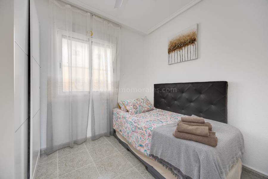 Resale - Apartment  - Torrevieja - Playa de los Locos