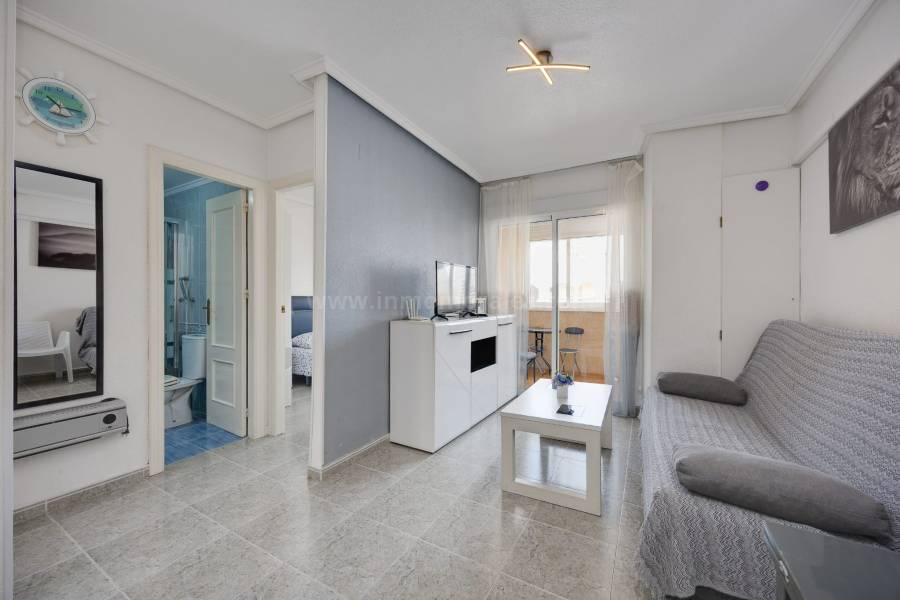 Resale - Apartment  - Torrevieja - Playa de los Locos