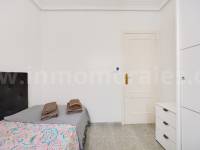 Resale - Apartment  - Torrevieja - Playa de los Locos